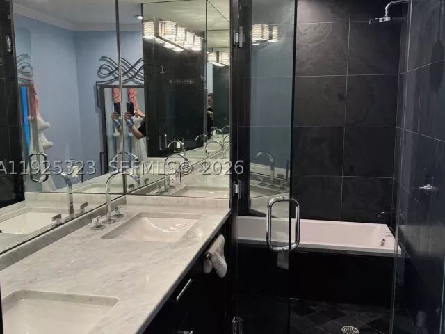 1-bedroom condo for rent in Miami - 900 Biscayne Blvd 2604 - MondialRealty
