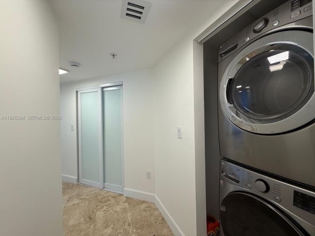 2-bedroom condo for sale in Sunny Isles Beach - 16699 Collins Ave 2701 - MondialRealty