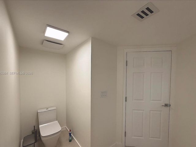 2-bedroom condo for sale in Sunny Isles Beach - 16699 Collins Ave 2701 - MondialRealty