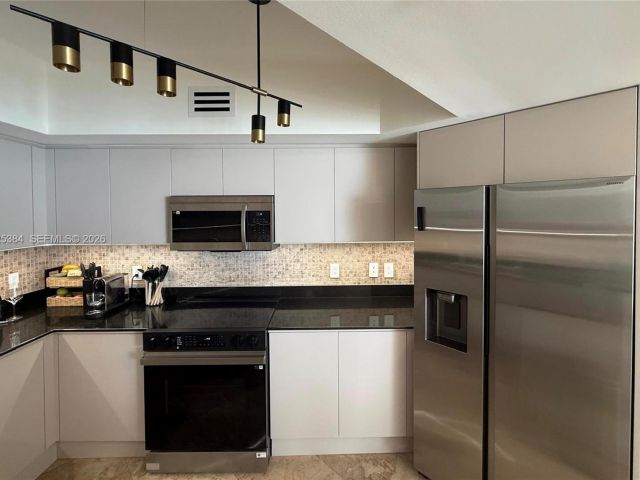 2-bedroom condo for sale in Sunny Isles Beach - 16699 Collins Ave 2701 - MondialRealty