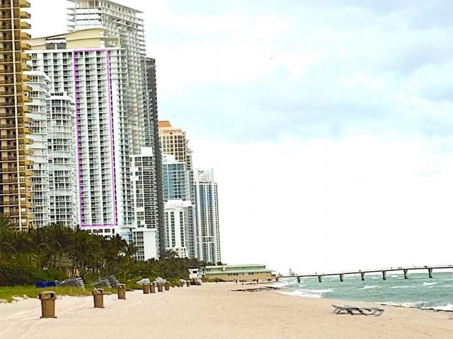 2-bedroom condo for sale in Sunny Isles Beach - 16699 Collins Ave 2701 - MondialRealty