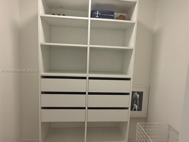 2-bedroom condo for sale in Sunny Isles Beach - 16699 Collins Ave 2701 - MondialRealty