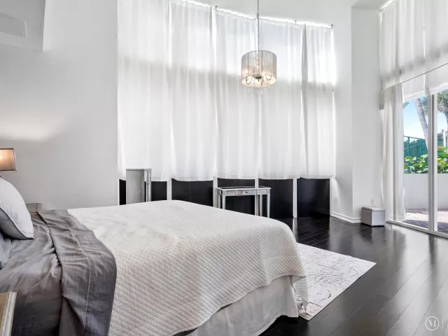 3-bedroom condo for sale in Sunny Isles Beach - 18101 Collins Avenue 401 - MondialRealty