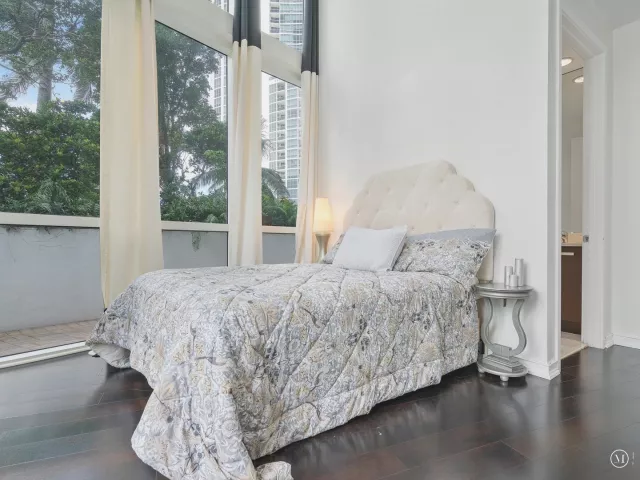 3-bedroom condo for sale in Sunny Isles Beach - 18101 Collins Avenue 401 - MondialRealty