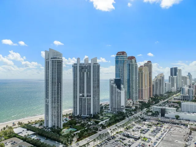3-bedroom condo for sale in Sunny Isles Beach - 18101 Collins Avenue 401 - MondialRealty