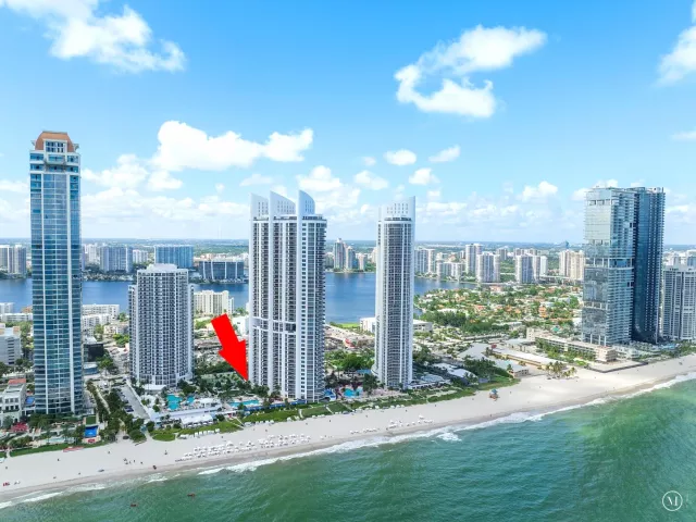 3-bedroom condo for sale in Sunny Isles Beach - 18101 Collins Avenue 401 - MondialRealty