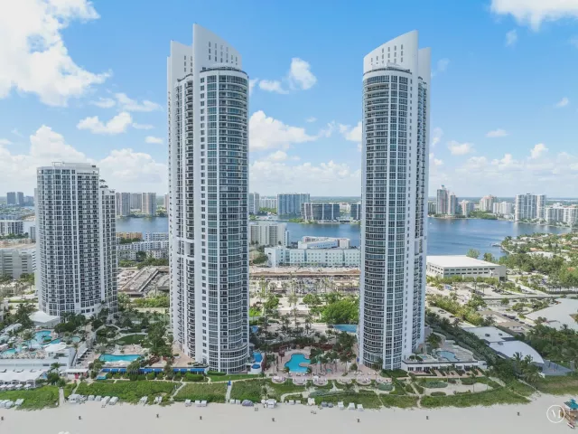3-bedroom condo for sale in Sunny Isles Beach - 18101 Collins Avenue 401 - MondialRealty