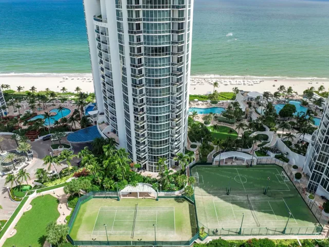 3-bedroom condo for sale in Sunny Isles Beach - 18101 Collins Avenue 401 - MondialRealty