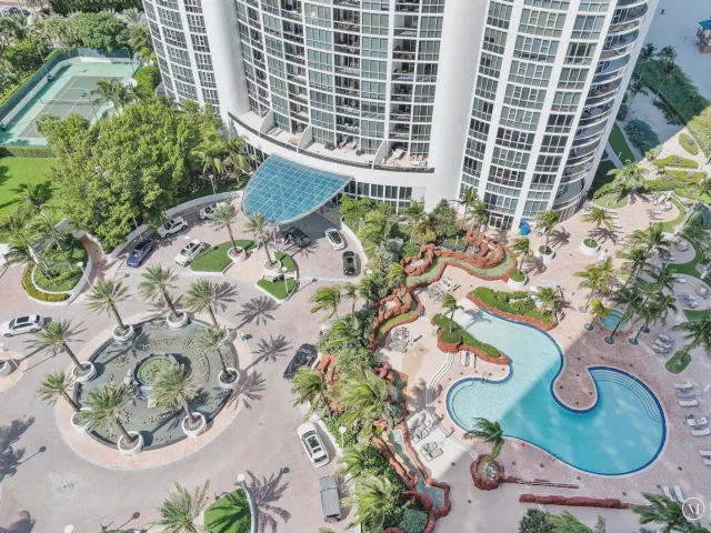 3-bedroom condo for sale in Sunny Isles Beach - 18101 Collins Avenue 401 - MondialRealty