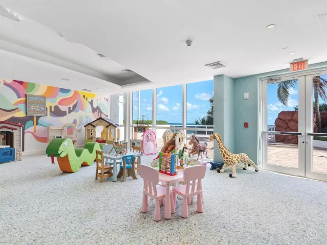 3-bedroom condo for sale in Sunny Isles Beach - 18101 Collins Avenue 401 - MondialRealty