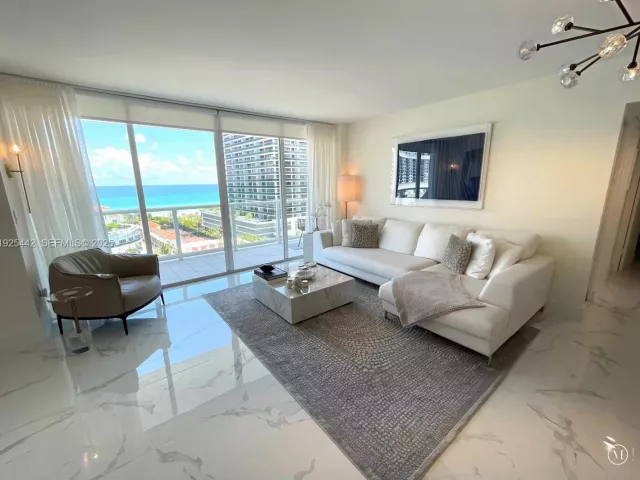 2-bedroom condo for sale in Miami Beach - 5900 Collins Ave 1104 - MondialRealty