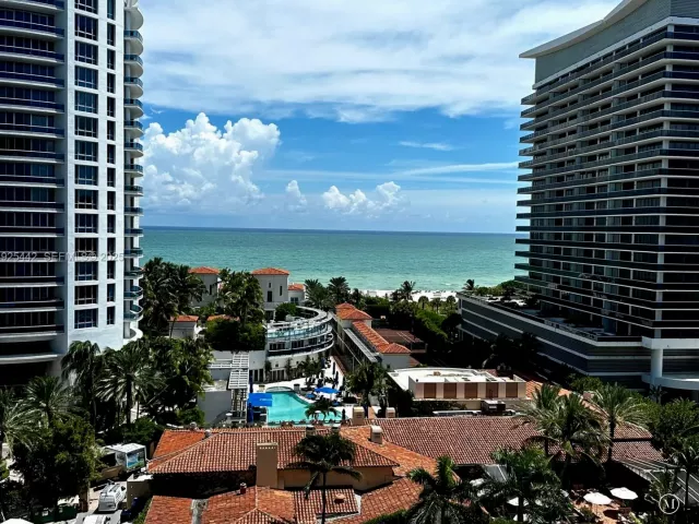 2-bedroom condo for sale in Miami Beach - 5900 Collins Ave 1104 - MondialRealty