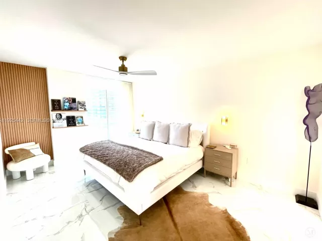 2-bedroom condo for sale in Miami Beach - 5900 Collins Ave 1104 - MondialRealty
