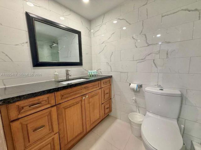 condo for sale in Miami Beach - 5445 Collins Ave 1504 - MondialRealty