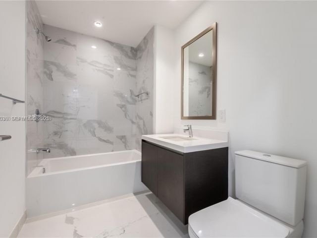 Apartment for sale  Unit #3308 - photo 6861392