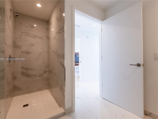 Apartment for sale  Unit #3308 - photo 6861395