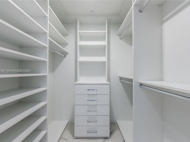 Apartment for sale  Unit #3308 - photo 6861401