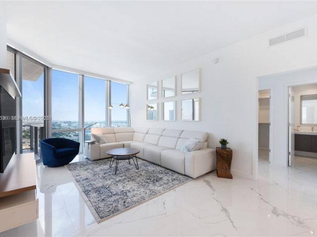 Apartment for sale  Unit #3308 - photo 6861407