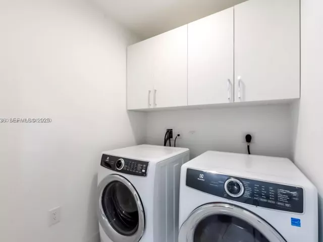 2-bedroom condo for sale in Miami - 851 NE 1st Ave 3308 - MondialRealty