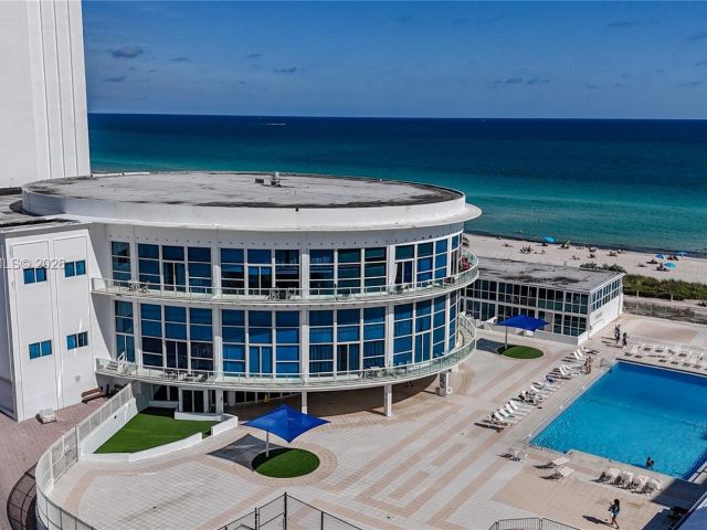 condo for sale in Miami Beach - 5445 Collins Ave 610 - MondialRealty