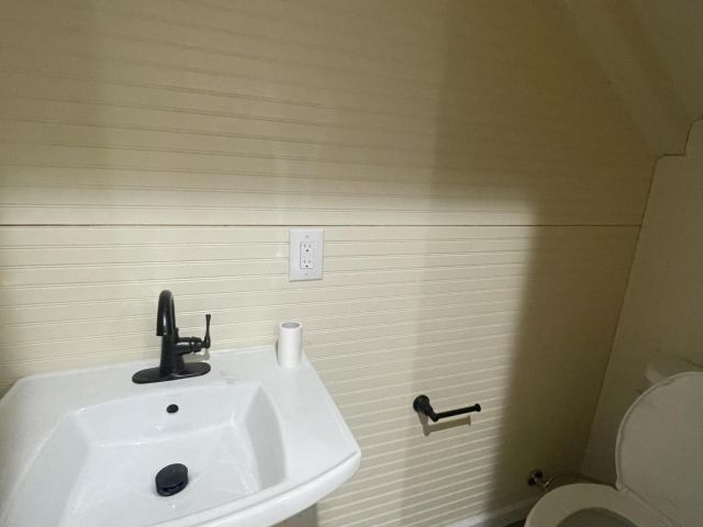 Home for rent at 303 S Greymon Drive - photo 6862824