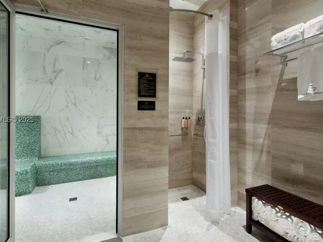 3-bedroom condo for rent in Bal Harbour - 10295 Collins Ave 1203 - MondialRealty