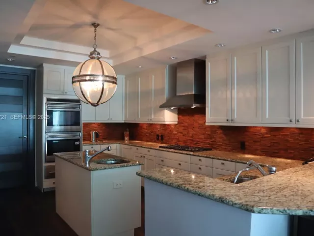 3-bedroom condo for sale in Bal Harbour - 10295 Collins Ave 1203 - MondialRealty