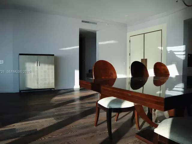 3-bedroom condo for sale in Bal Harbour - 10295 Collins Ave 1203 - MondialRealty