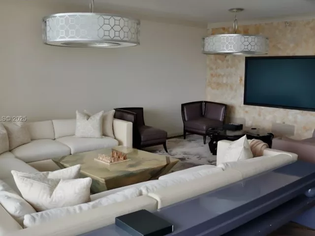 3-bedroom condo for sale in Bal Harbour - 10295 Collins Ave 1203 - MondialRealty