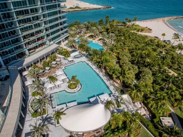 3-bedroom condo for sale in Bal Harbour - 10295 Collins Ave 1203 - MondialRealty