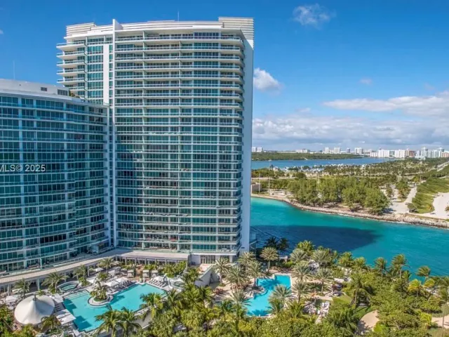 3-bedroom condo for sale in Bal Harbour - 10295 Collins Ave 1203 - MondialRealty