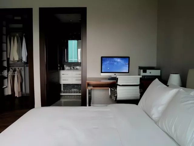 3-bedroom condo for sale in Bal Harbour - 10295 Collins Ave 1203 - MondialRealty