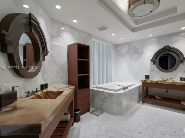 3-bedroom condo for sale in Bal Harbour - 10295 Collins Ave 1203 - MondialRealty