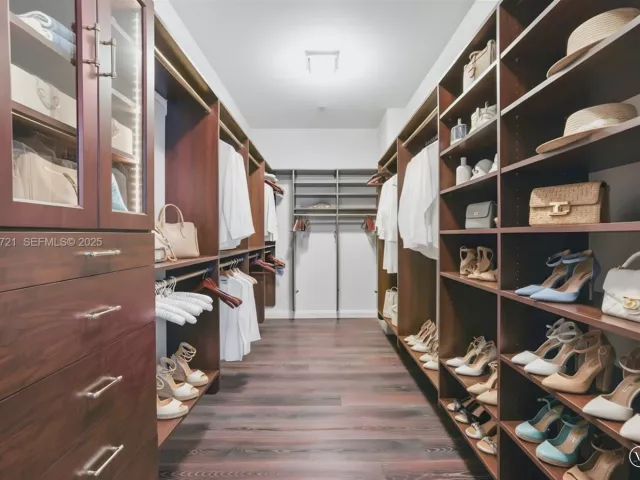 3-bedroom condo for sale in Bal Harbour - 10295 Collins Ave 1203 - MondialRealty