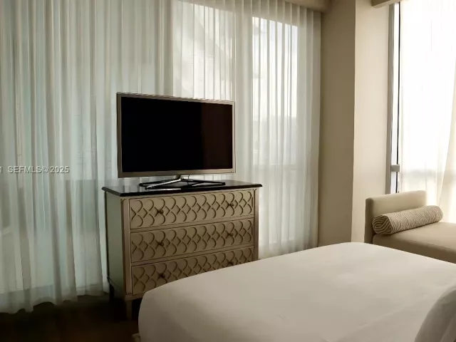 3-bedroom condo for sale in Bal Harbour - 10295 Collins Ave 1203 - MondialRealty