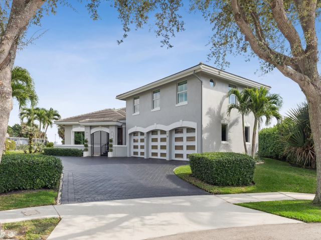 Home for sale at 6 Cloister Circle - photo 6861735