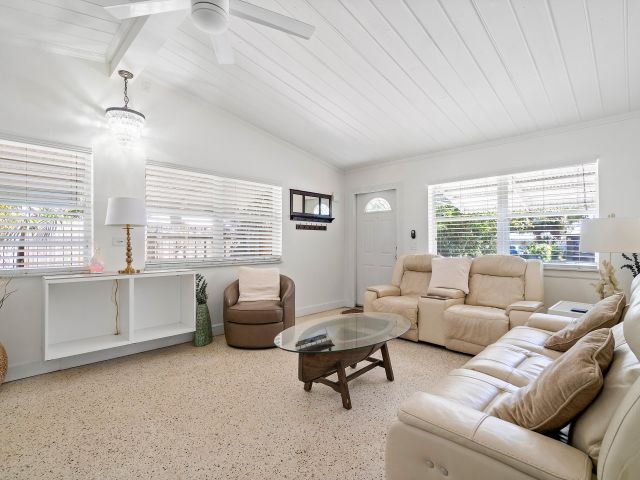 Home for rent at 321 Forsyth Street - photo 6862892