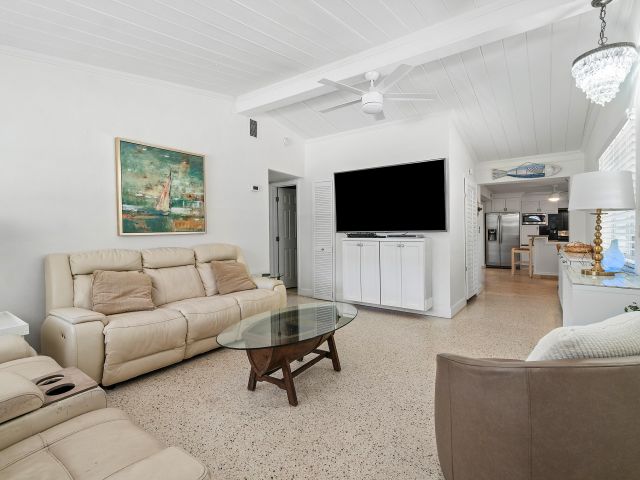 Home for rent at 321 Forsyth Street - photo 6862893