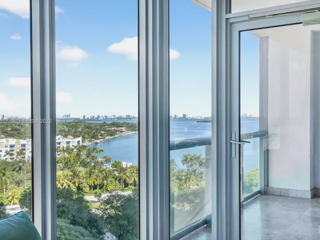 2-bedroom condo for sale in Miami - 601 NE 36th St 1101 - MondialRealty