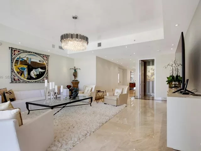 3-bedroom condo for rent in Bal Harbour - 9705 Collins Ave 1403N - MondialRealty