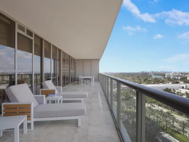 3-bedroom condo for rent in Bal Harbour - 9705 Collins Ave 1403N - MondialRealty