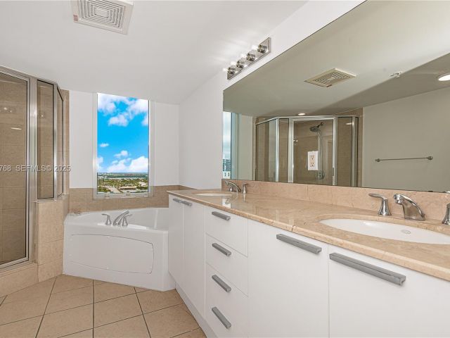 Apartment for rent  Unit #2408 - photo 6864235