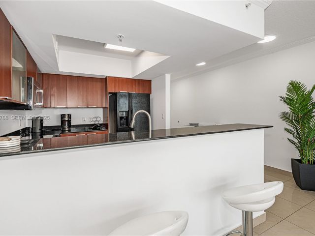 Apartment for rent  Unit #2408 - photo 6864237