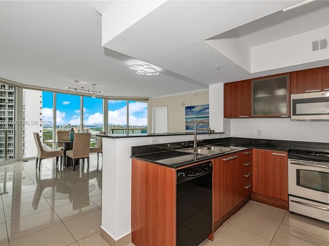 Apartment for rent  Unit #2408 - photo 6864238