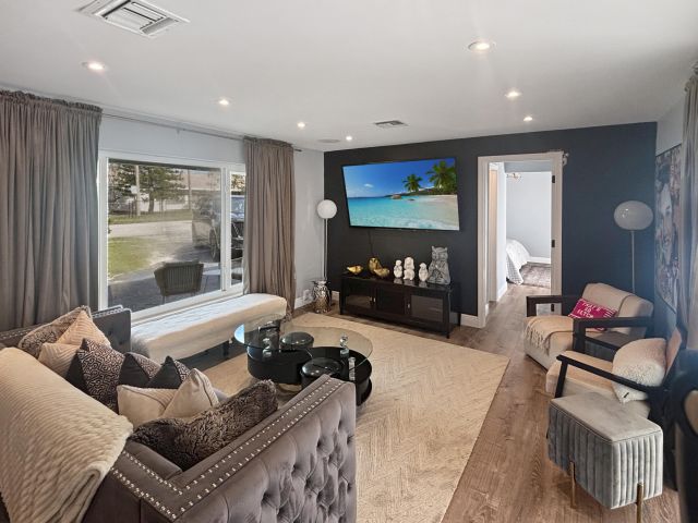 Home for rent at 100 SW 17th Street - photo 6865236