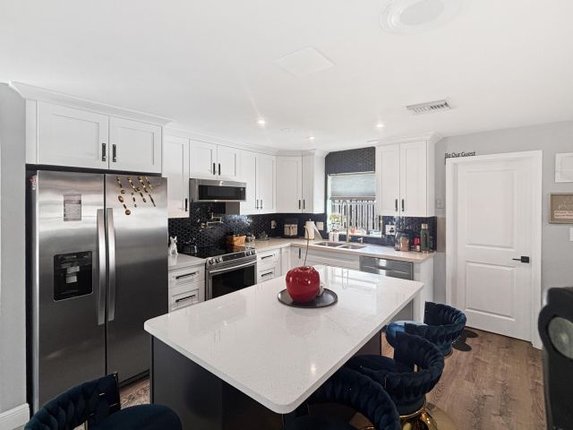 Home for rent at 100 SW 17th Street - photo 6865238