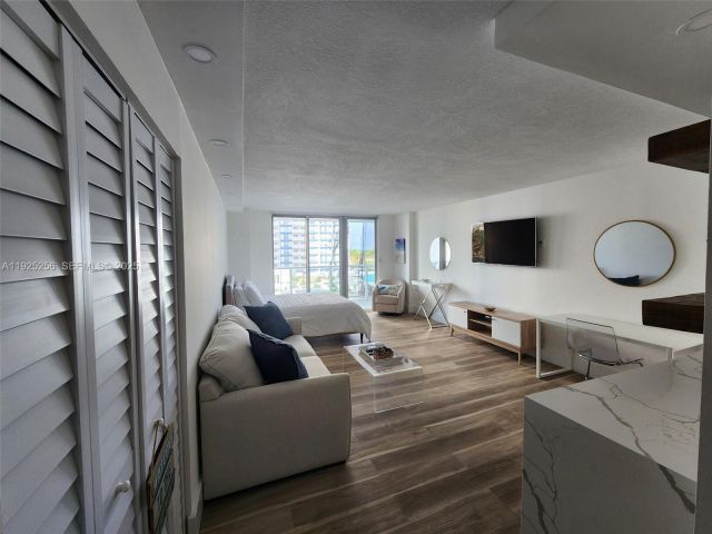 condo for sale in Hallandale Beach - 3180 S Ocean Dr 307 - MondialRealty