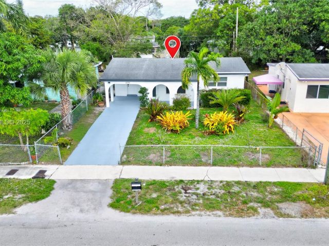 Home for sale at 1035 NW 11th Ct - photo 7434810