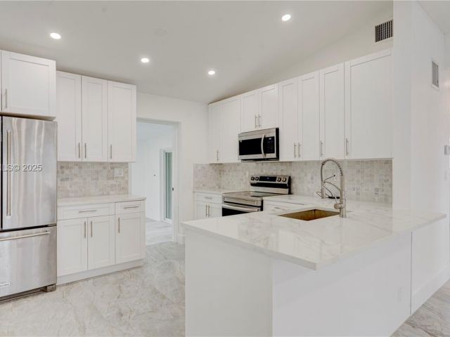 Home for sale at 1035 NW 11th Ct - photo 7434823