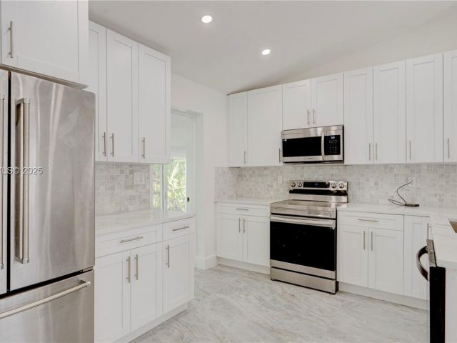 Home for sale at 1035 NW 11th Ct - photo 7434824